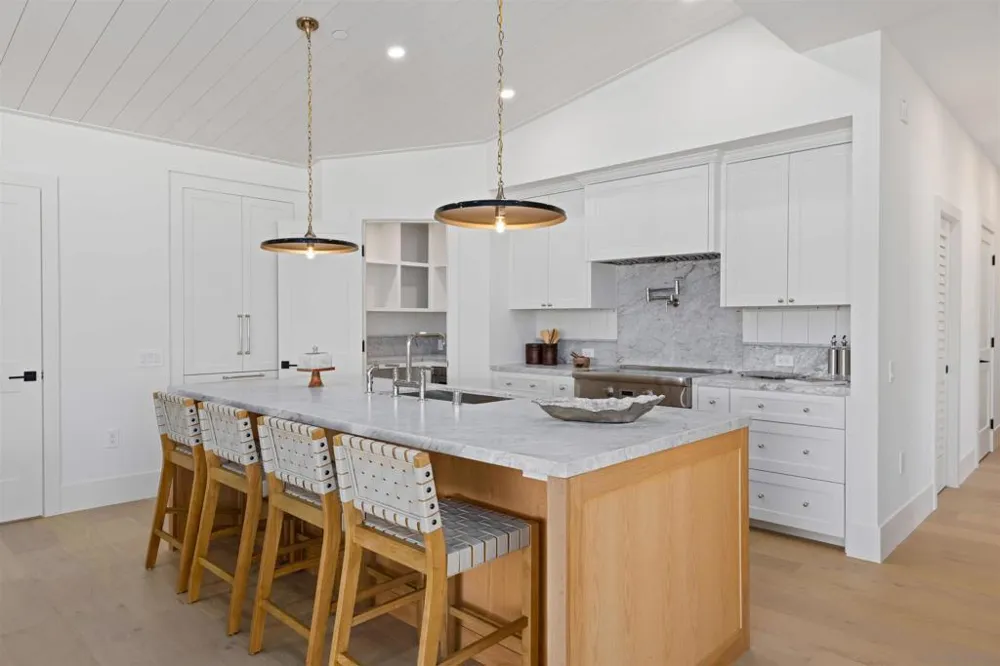 747 Orange Ave #304 Coronado, CA 92118