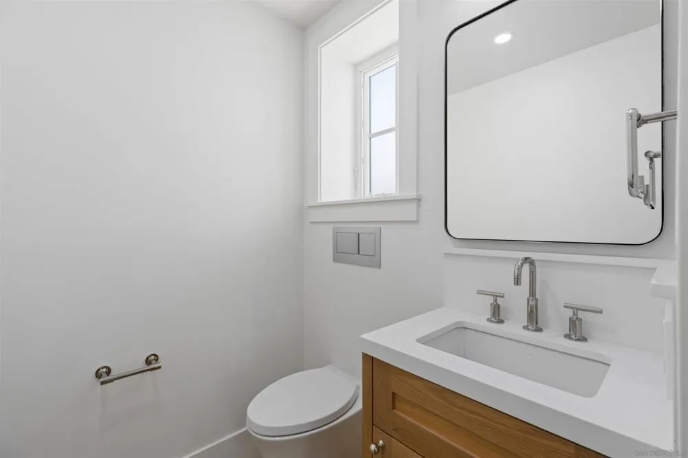 747 Orange Ave #304 Coronado, CA 92118