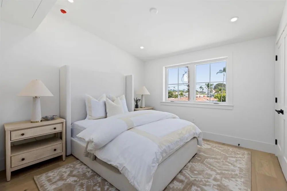 747 Orange Ave #304 Coronado, CA 92118