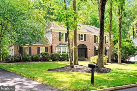 4 THERESA DRIVE
