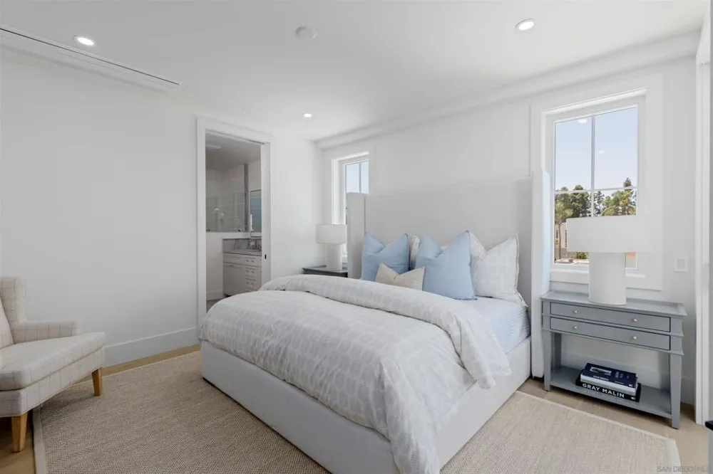 747 Orange Ave #303 Coronado, CA 92118