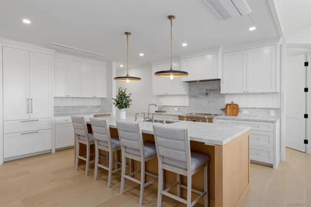 747 Orange Ave #303 Coronado, CA 92118
