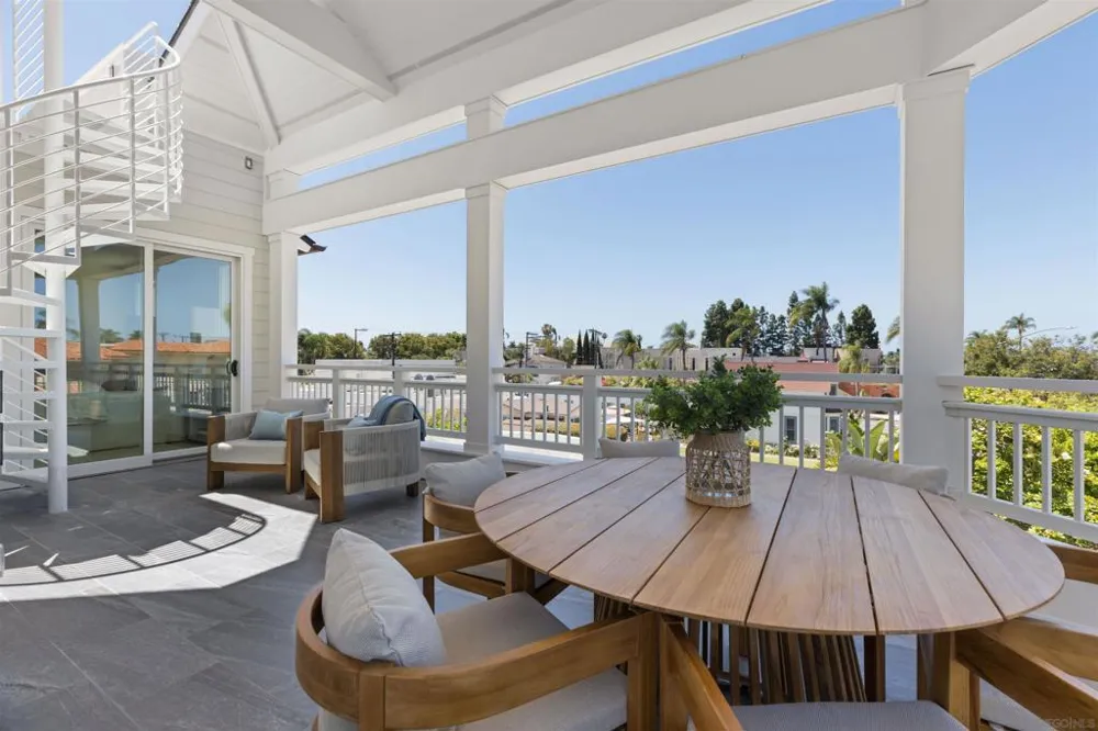 747 Orange Ave #303 Coronado, CA 92118