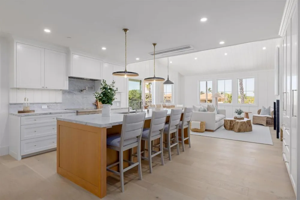 747 Orange Ave #303 Coronado, CA 92118
