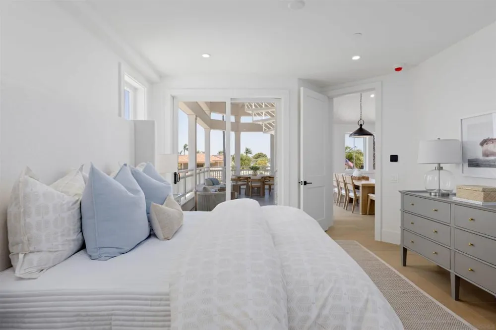 747 Orange Ave #303 Coronado, CA 92118