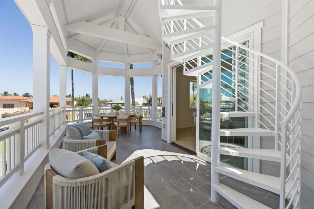 747 Orange Ave #303 Coronado, CA 92118