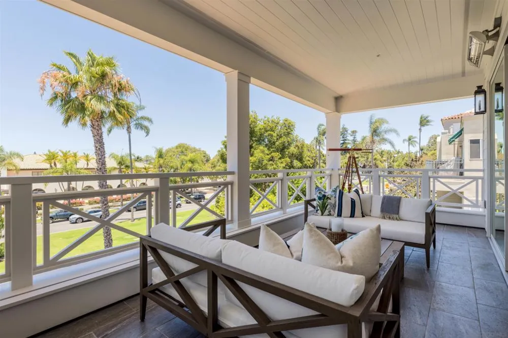 747 Orange Ave #301 Coronado, CA 92118