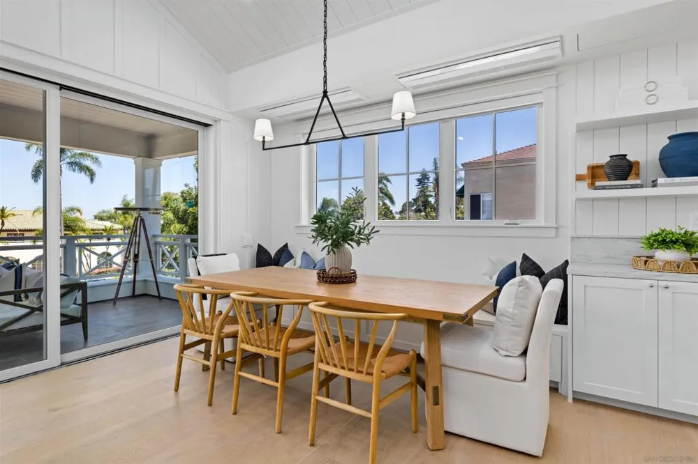 747 Orange Ave #301 Coronado, CA 92118