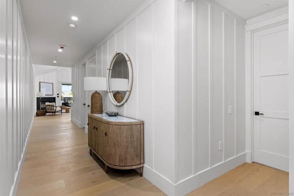 747 Orange Ave #301 Coronado, CA 92118