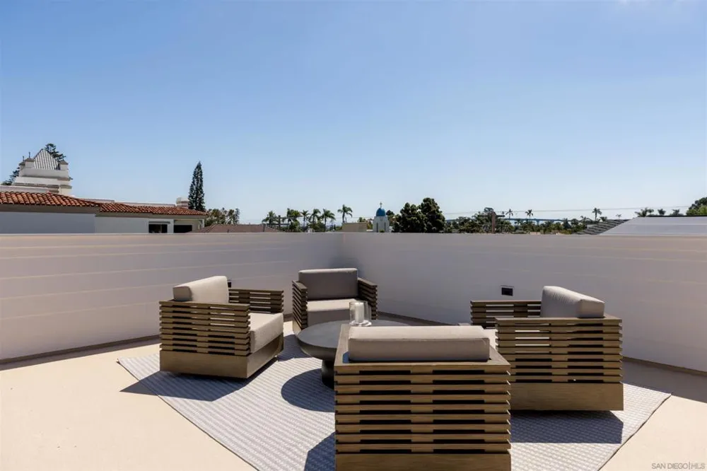 747 Orange Ave #301 Coronado, CA 92118