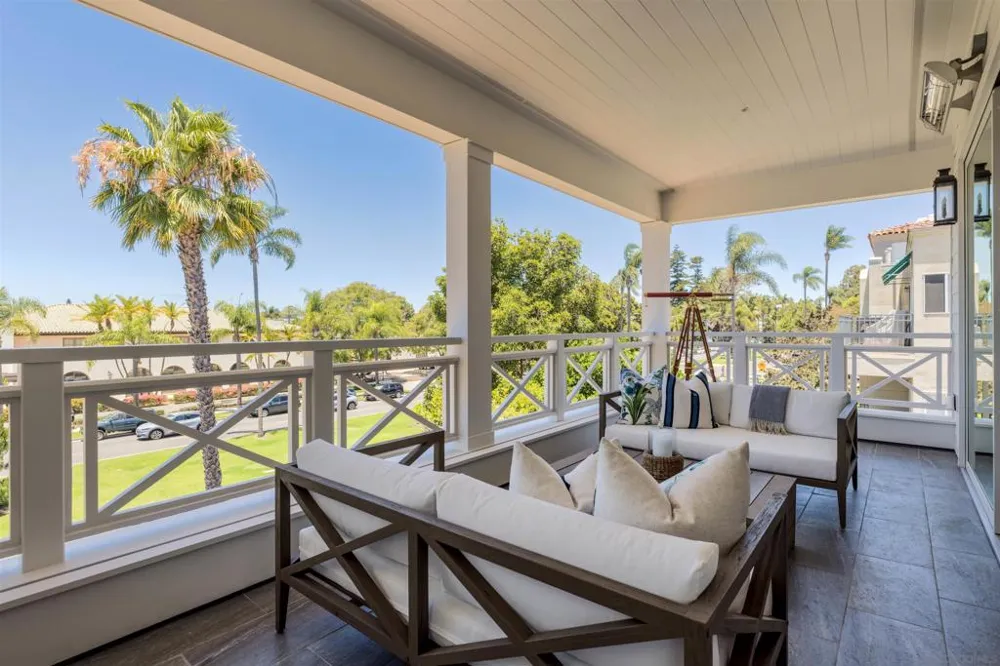 747 Orange Ave #301 Coronado, CA 92118