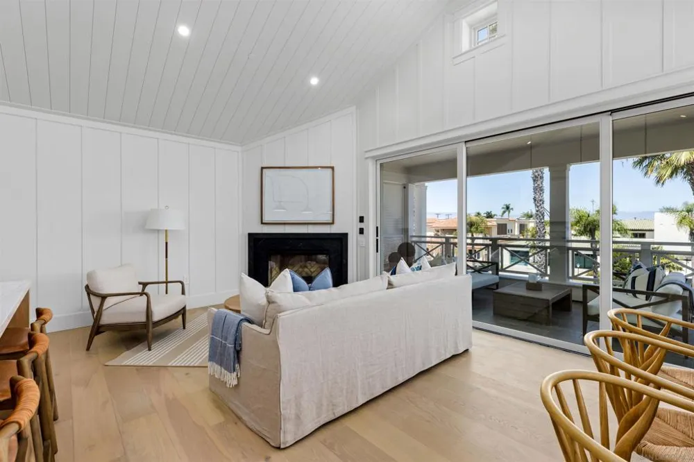 747 Orange Ave #301 Coronado, CA 92118