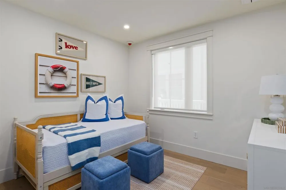 747 Orange Ave #302 Coronado, CA 92118