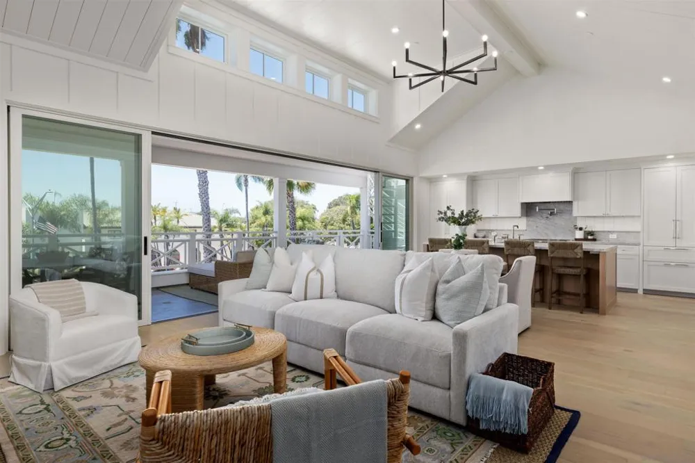 747 Orange Ave #302 Coronado, CA 92118