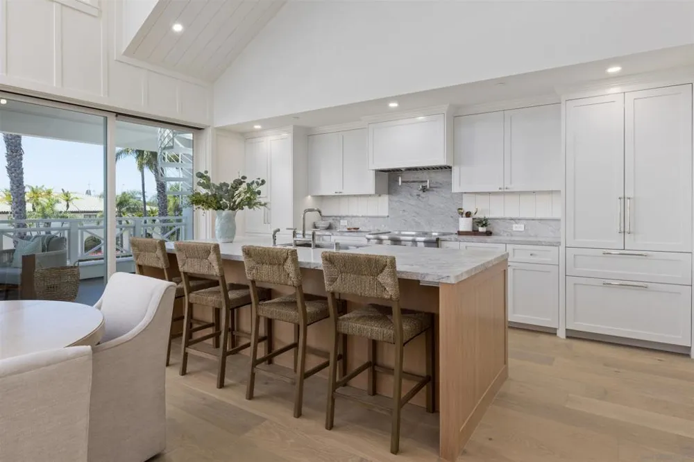 747 Orange Ave #302 Coronado, CA 92118