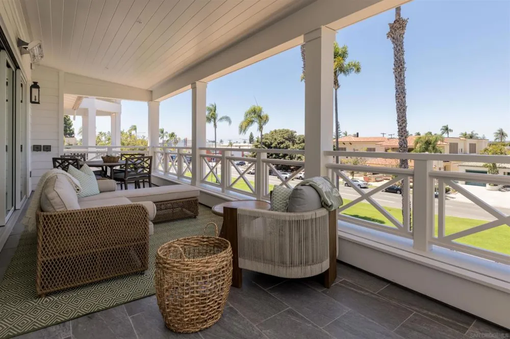 747 Orange Ave #302 Coronado, CA 92118
