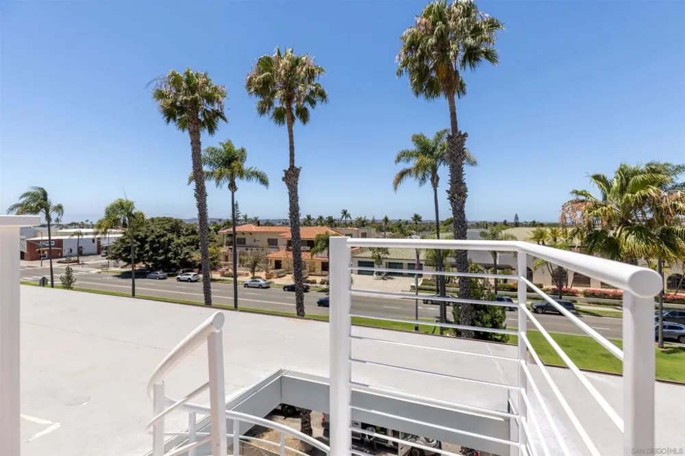 747 Orange Ave #302 Coronado, CA 92118