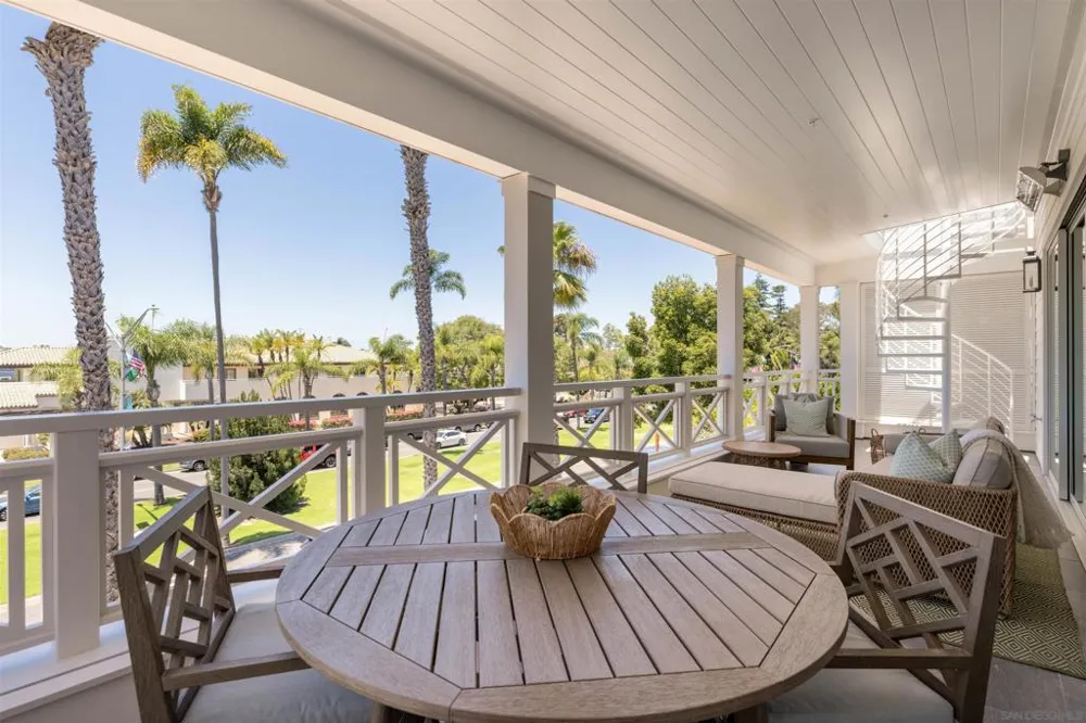 747 Orange Ave #302 Coronado, CA 92118