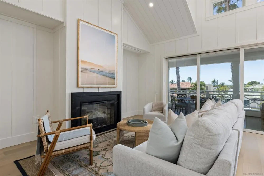 747 Orange Ave #302 Coronado, CA 92118