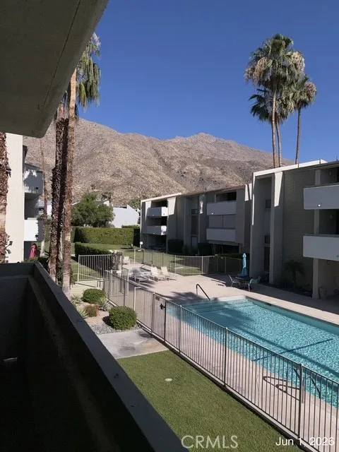 261 E La Verne #K