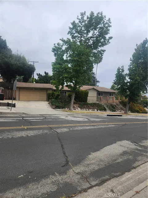 4600 Lauderdale Ave.