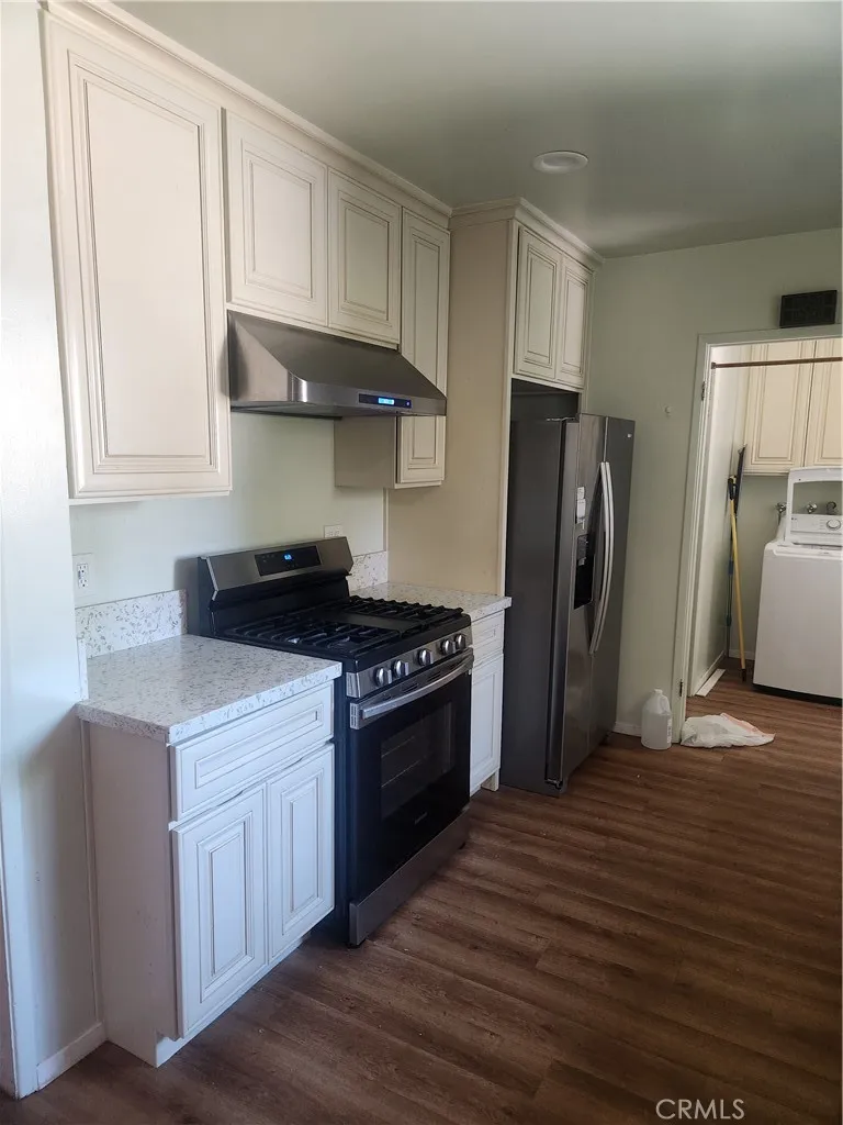 4600 Lauderdale Ave. La Crescenta, CA 91212