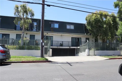 9047 Langdon #4