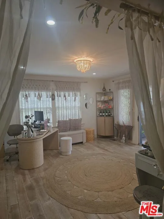 2500 Hyperion Avenue Silver Lake, CA 90027