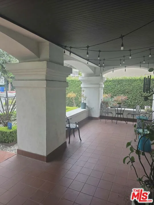 2500 Hyperion Avenue Silver Lake, CA 90027
