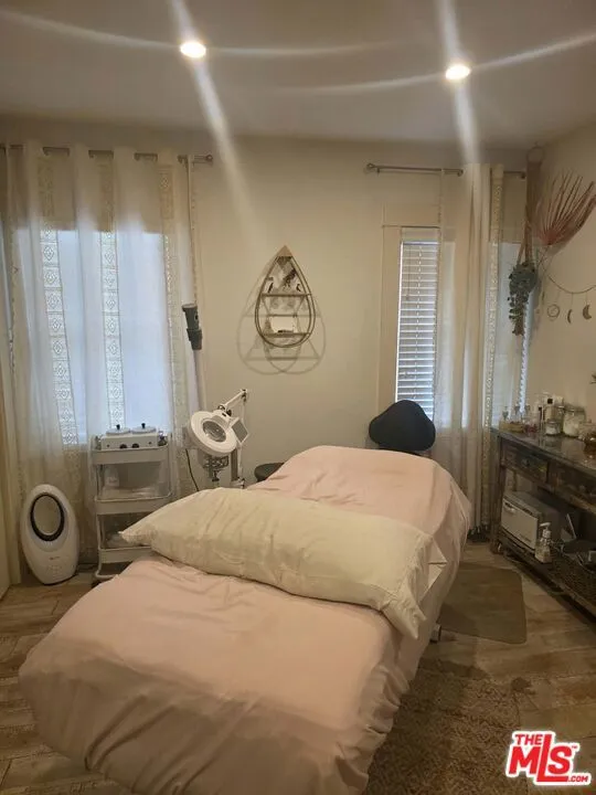 2500 Hyperion Avenue Silver Lake, CA 90027