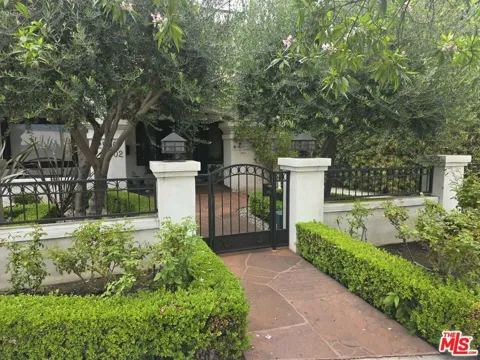 2500 Hyperion Avenue