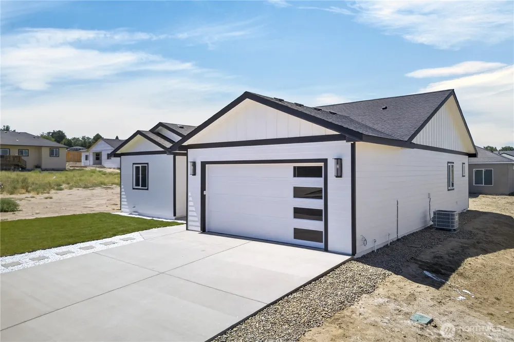 309 Olivia Street Sunnyside, WA 98944