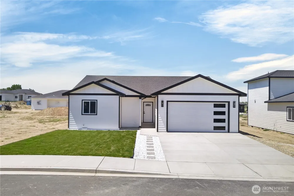 309 Olivia Street Sunnyside, WA 98944
