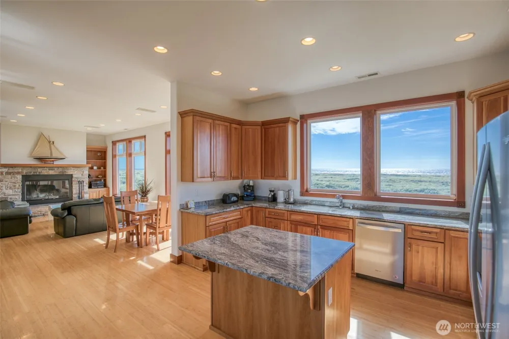 126 Dunes Lane Ocean City, WA 98569
