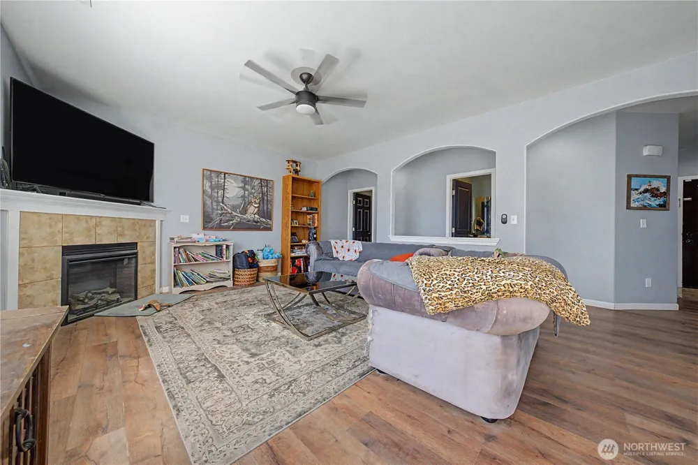 517 Kentucky Drive Moses Lake, WA 98837