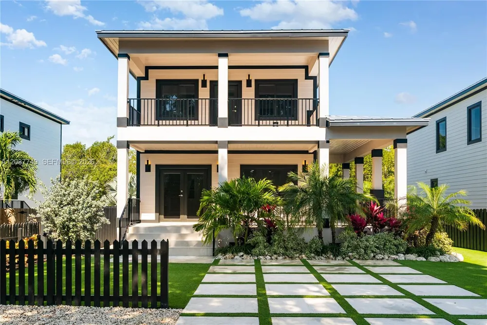 17 Coral Way Key Largo, FL 33037