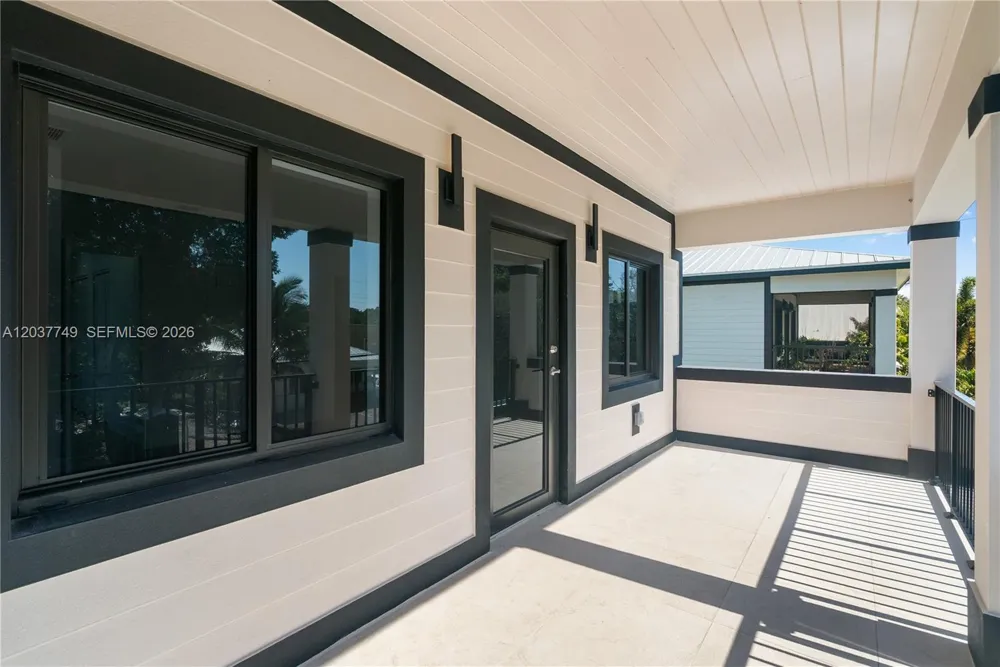 17 Coral Way Key Largo, FL 33037
