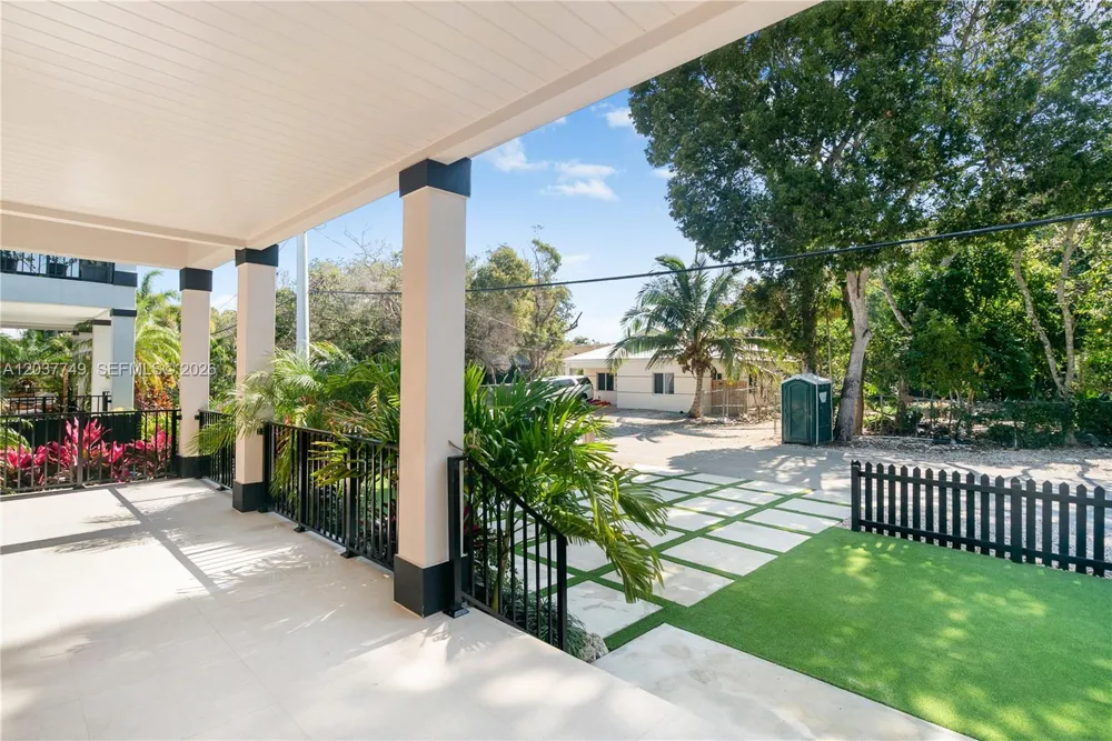 17 Coral Way Key Largo, FL 33037