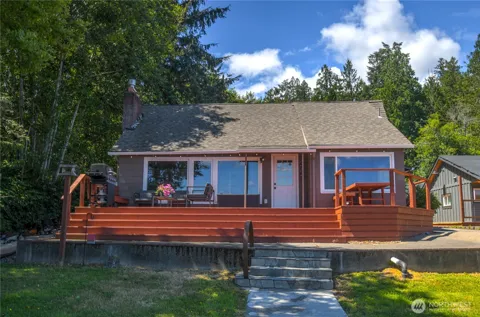 22492 US Hwy 101