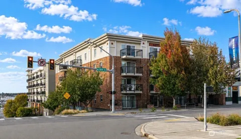 1001 State Street #401