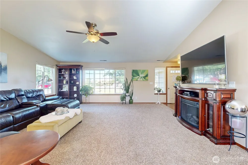 107 S Hill Street Weston, OR 97886
