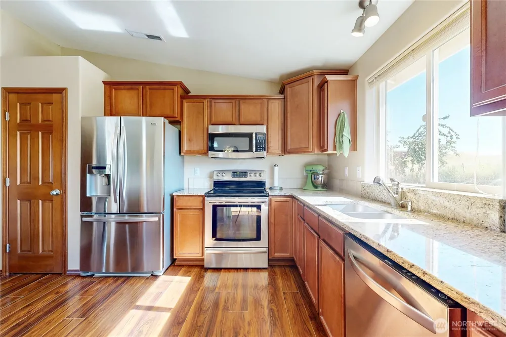 107 S Hill Street Weston, OR 97886