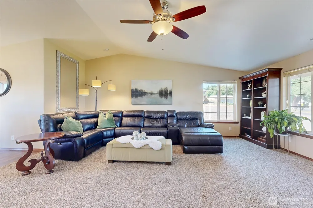 107 S Hill Street Weston, OR 97886