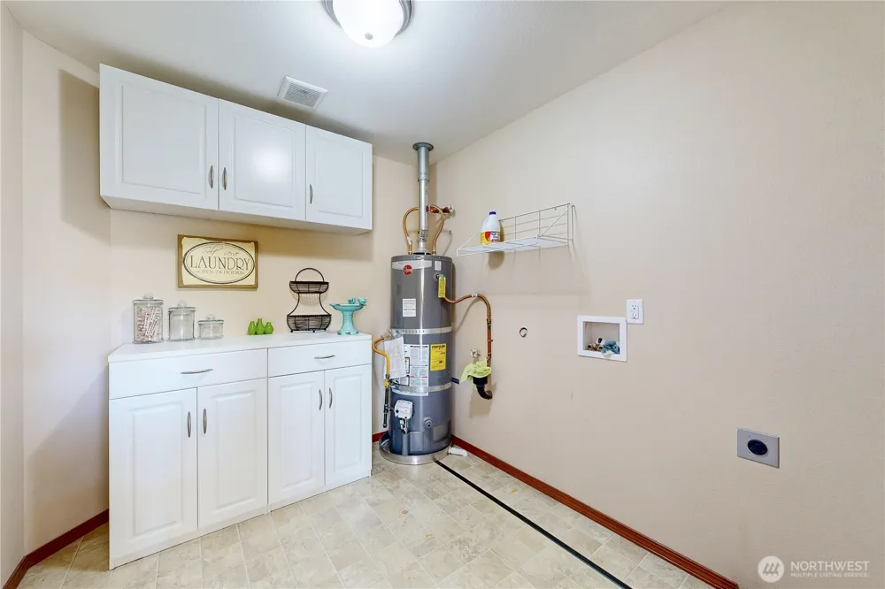107 S Hill Street Weston, OR 97886