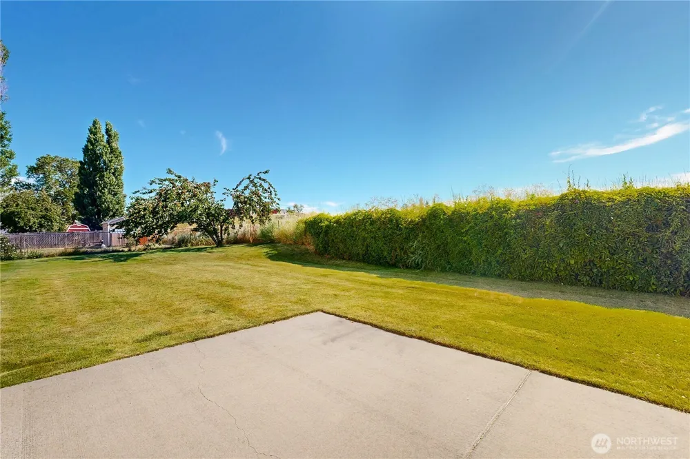 107 S Hill Street Weston, OR 97886