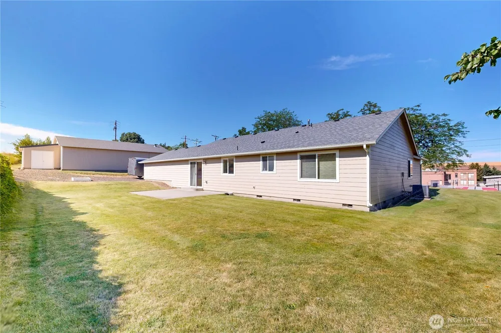 107 S Hill Street Weston, OR 97886