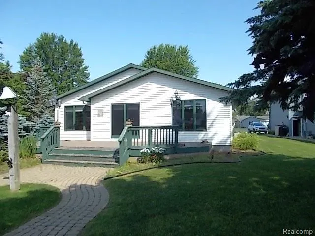 119 Pocahontas Trail Denton Township, MI 48651