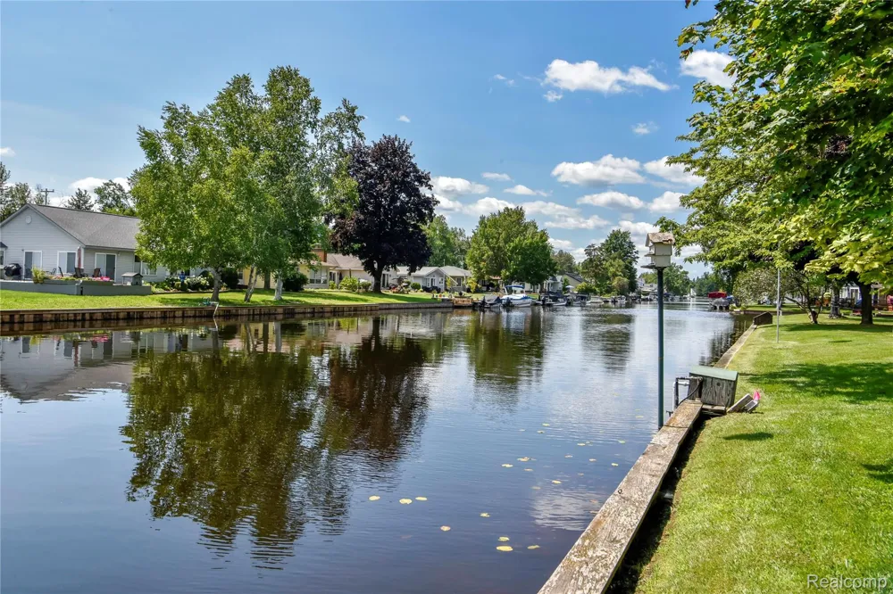 119 Pocahontas Trail Denton Township, MI 48651
