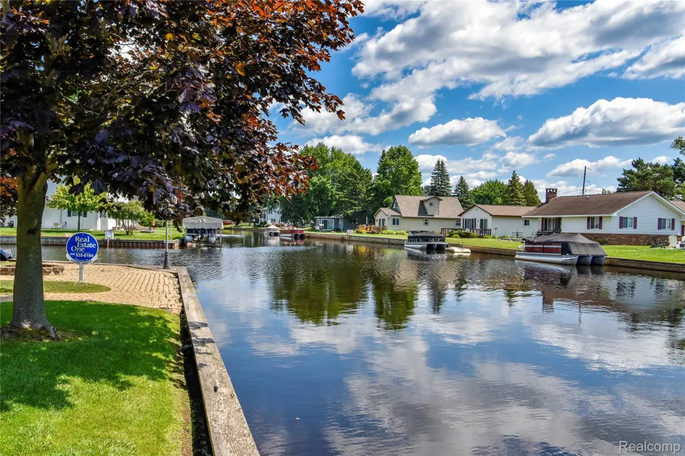 119 Pocahontas Trail Denton Township, MI 48651