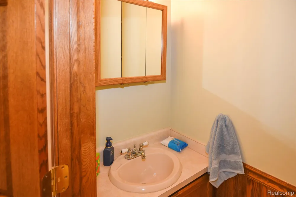 119 Pocahontas Trail Denton Township, MI 48651